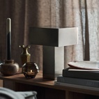 Bordslampa stål