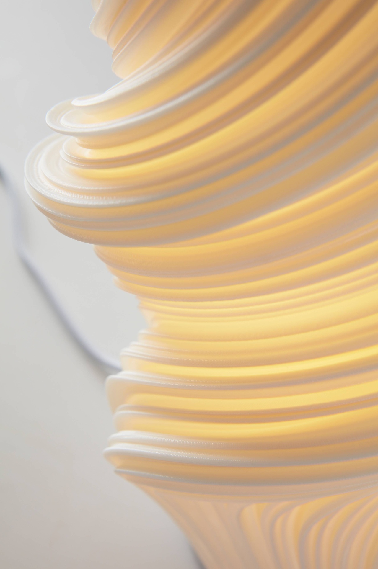 Bordslampa Swirl vit