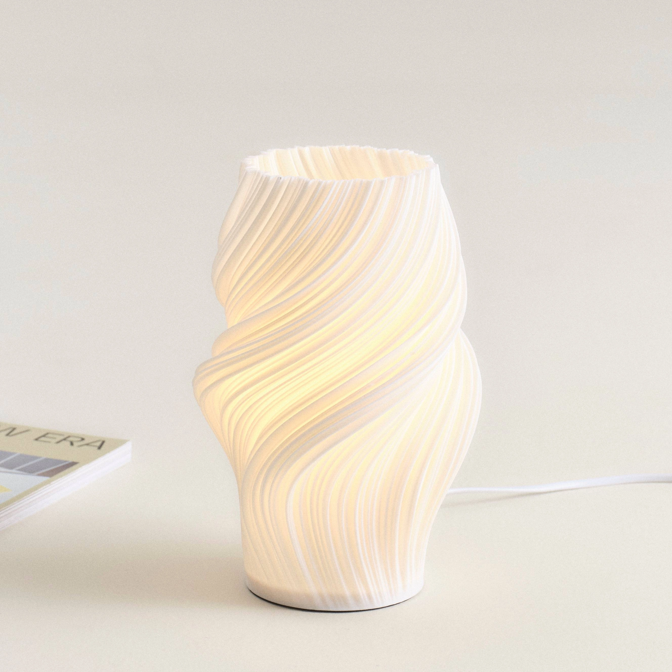 Bordslampa Swirl vit