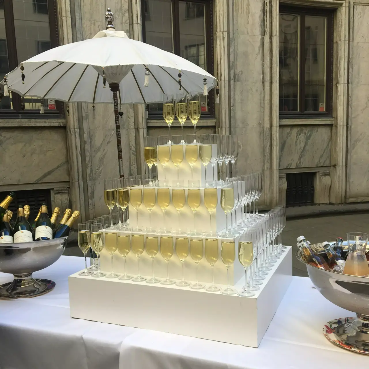Champagnepyramid vit