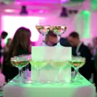 Champagnepyramid vit