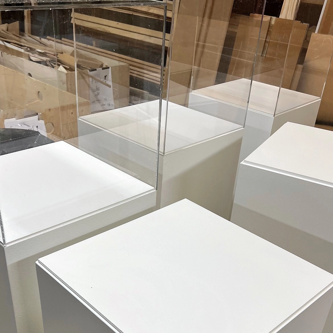 Displaypodie med plexihuv