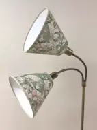 Golvlampa 2 skärmar