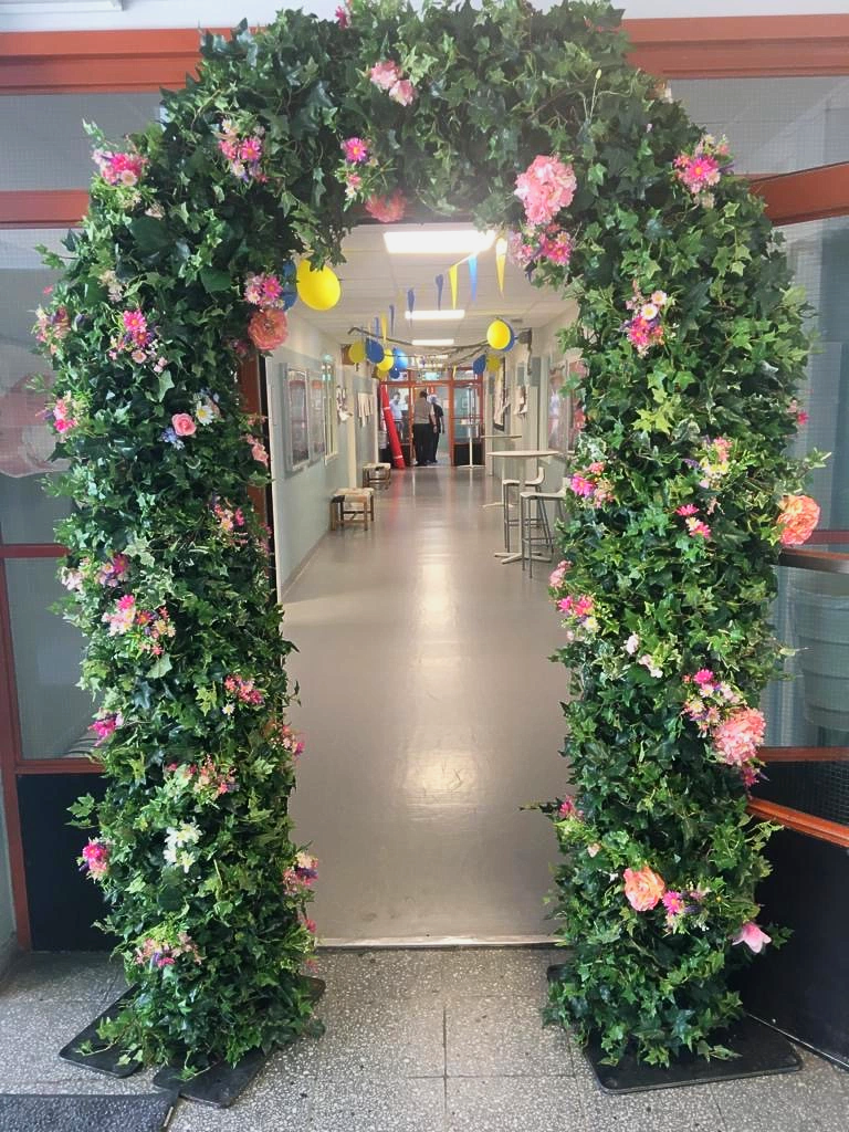 Portal båge murgröna