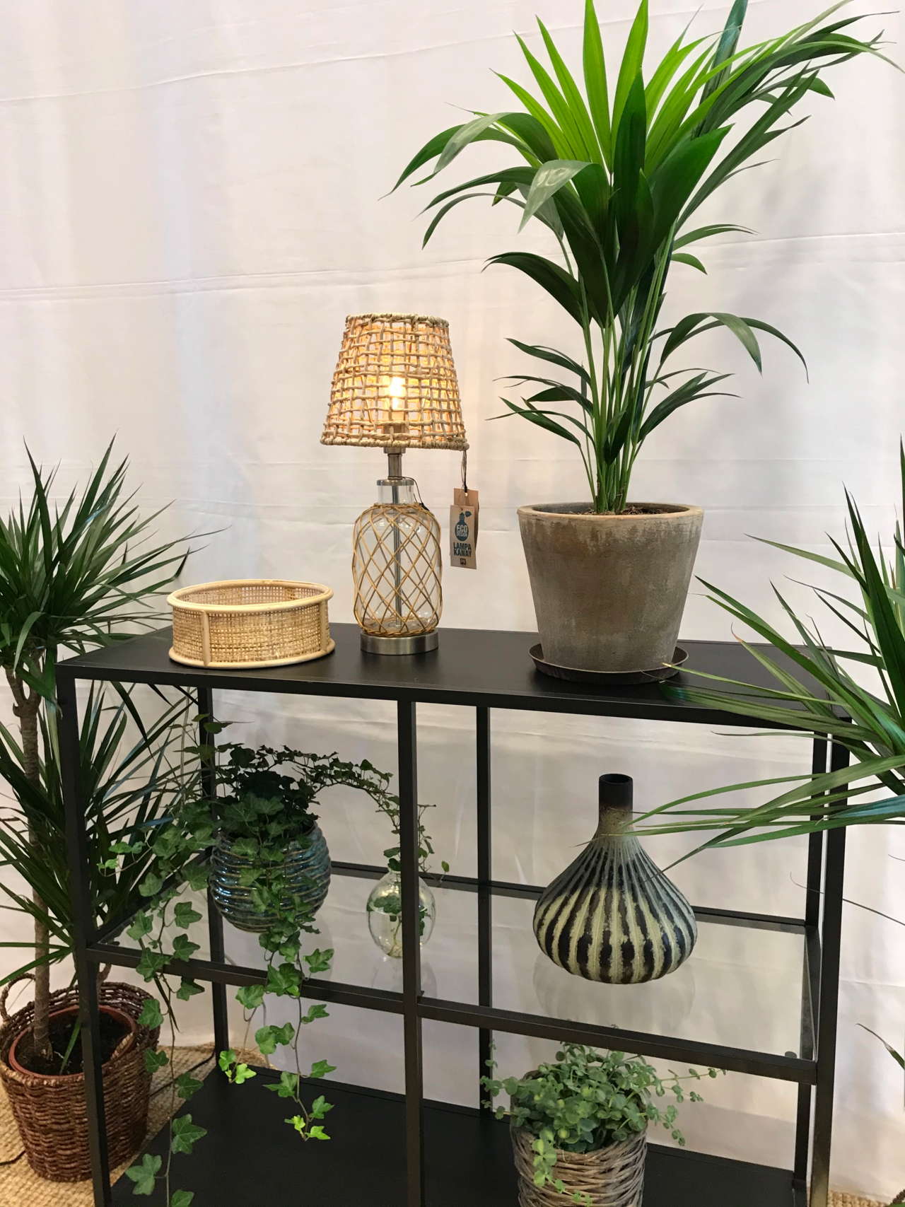 Hylla metall svart låg