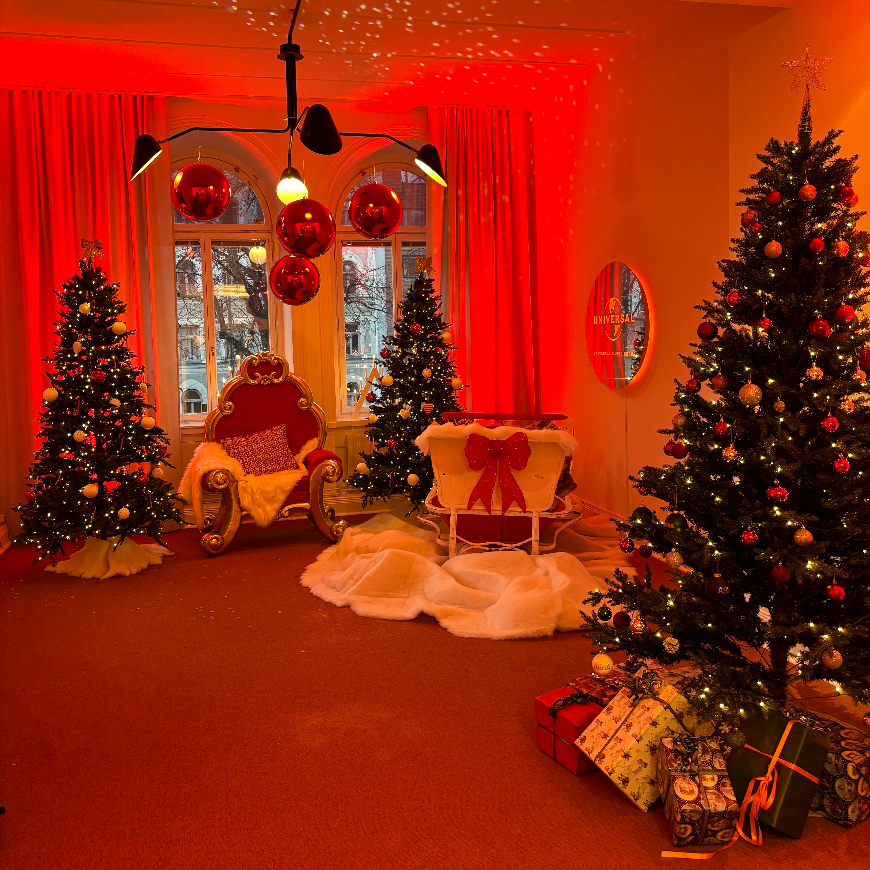 Julkula 30cm röd blank