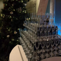 Champagnepyramid speglar