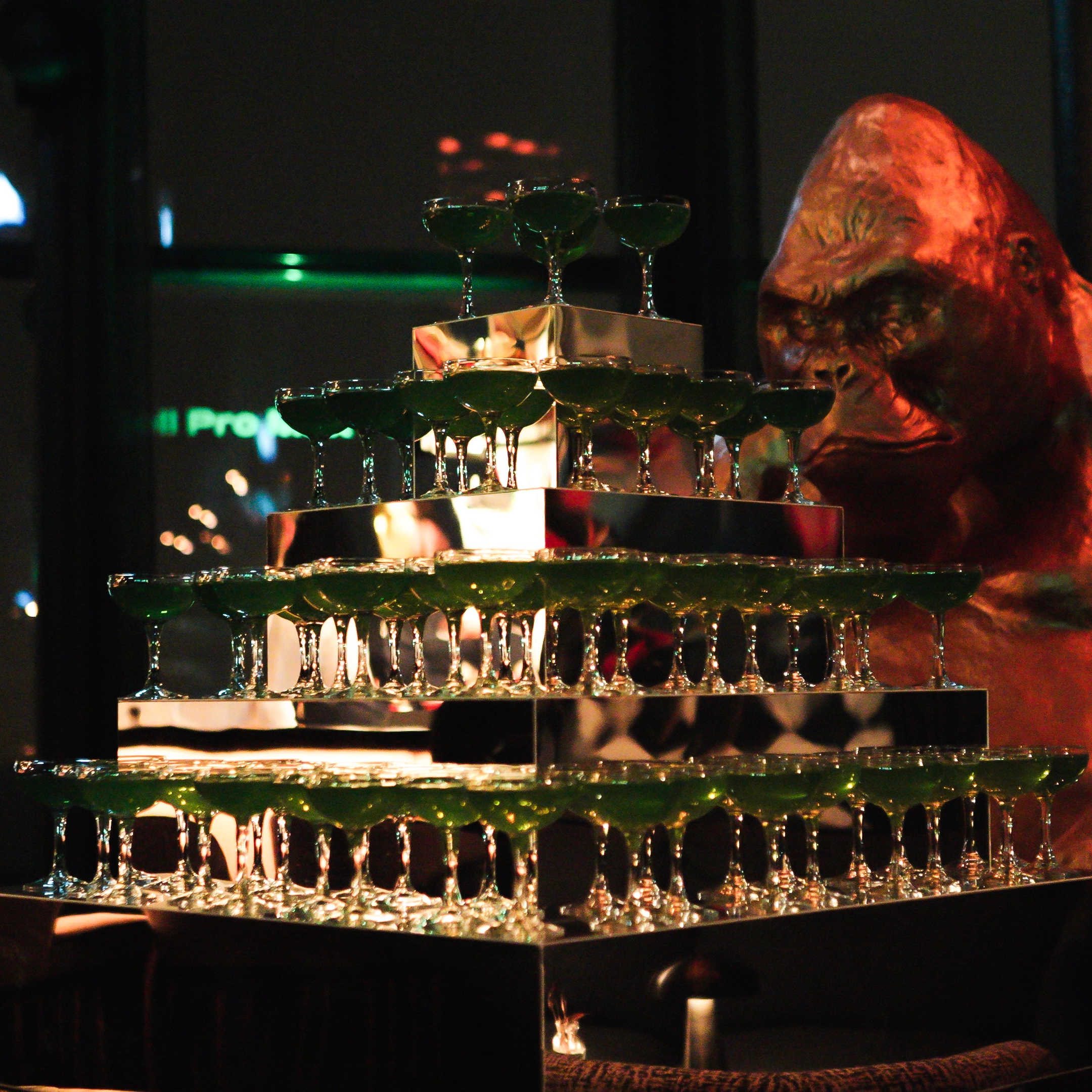 Champagnepyramid speglar