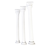 Pelare vit ribbad yta