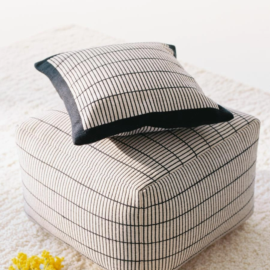 Sittpuff svart/beige