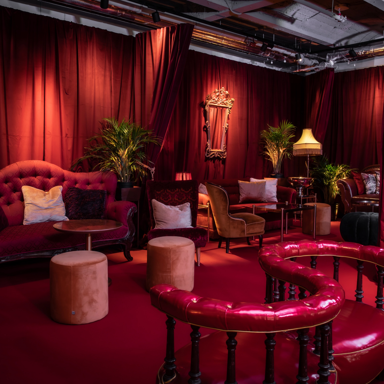 Sittpuff sammet guldgul