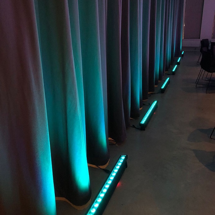 LED Wallwasher Mega Tri Bar