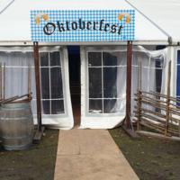 Oktoberfest skyltar
