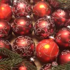 Julgranskulor Röda